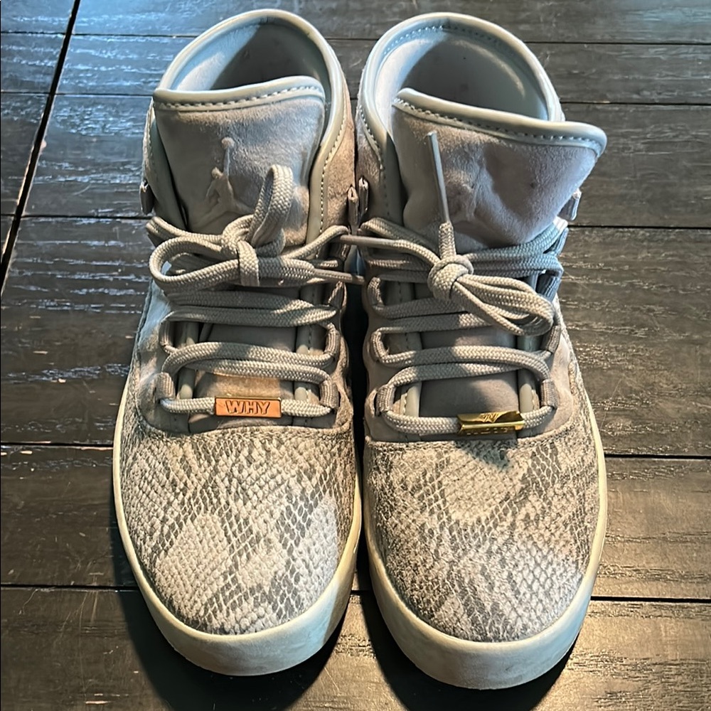 Jordan Nike Kids Snake Print High-Top Sneakers - Gray